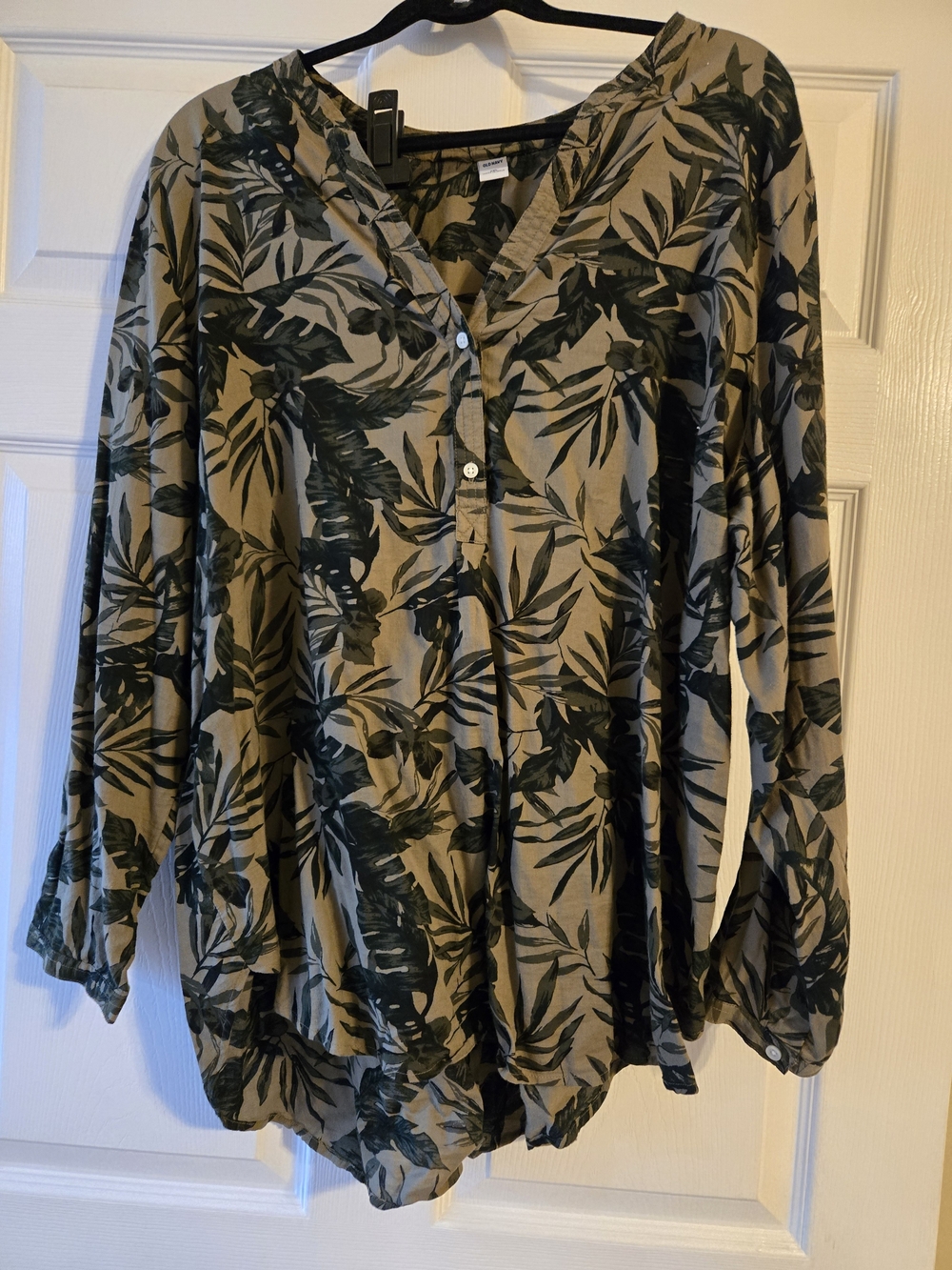 Old Navy Olive Leaf Print V-Neck Tunic